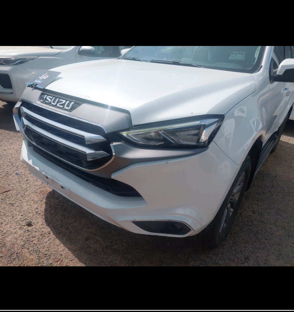 ايسوزو MU-X  4WD 2023 image