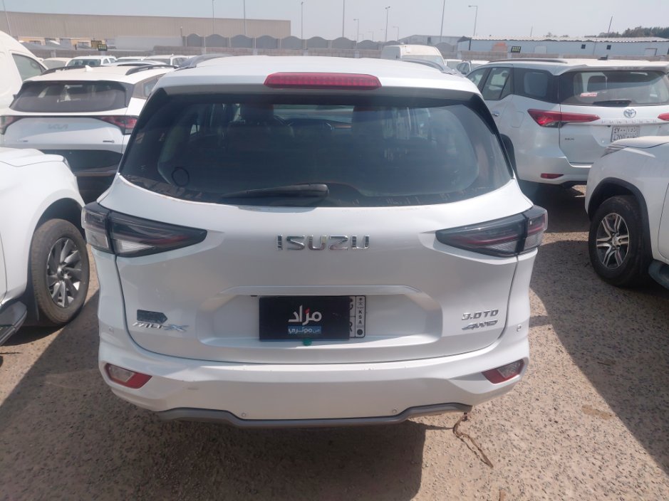 ايسوزو MU-X  4WD 2023 image