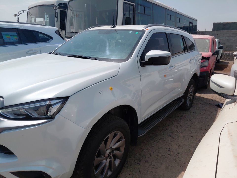 ايسوزو MU-X - 4WD 2023 image