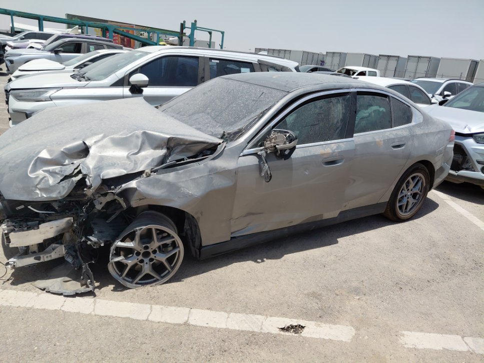 بي إم دبليو 520i  2024 image