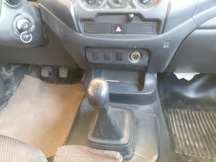 ميتسوبيشي L200  2023 image