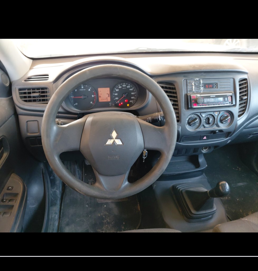 Mitsubishi L200  2022 image