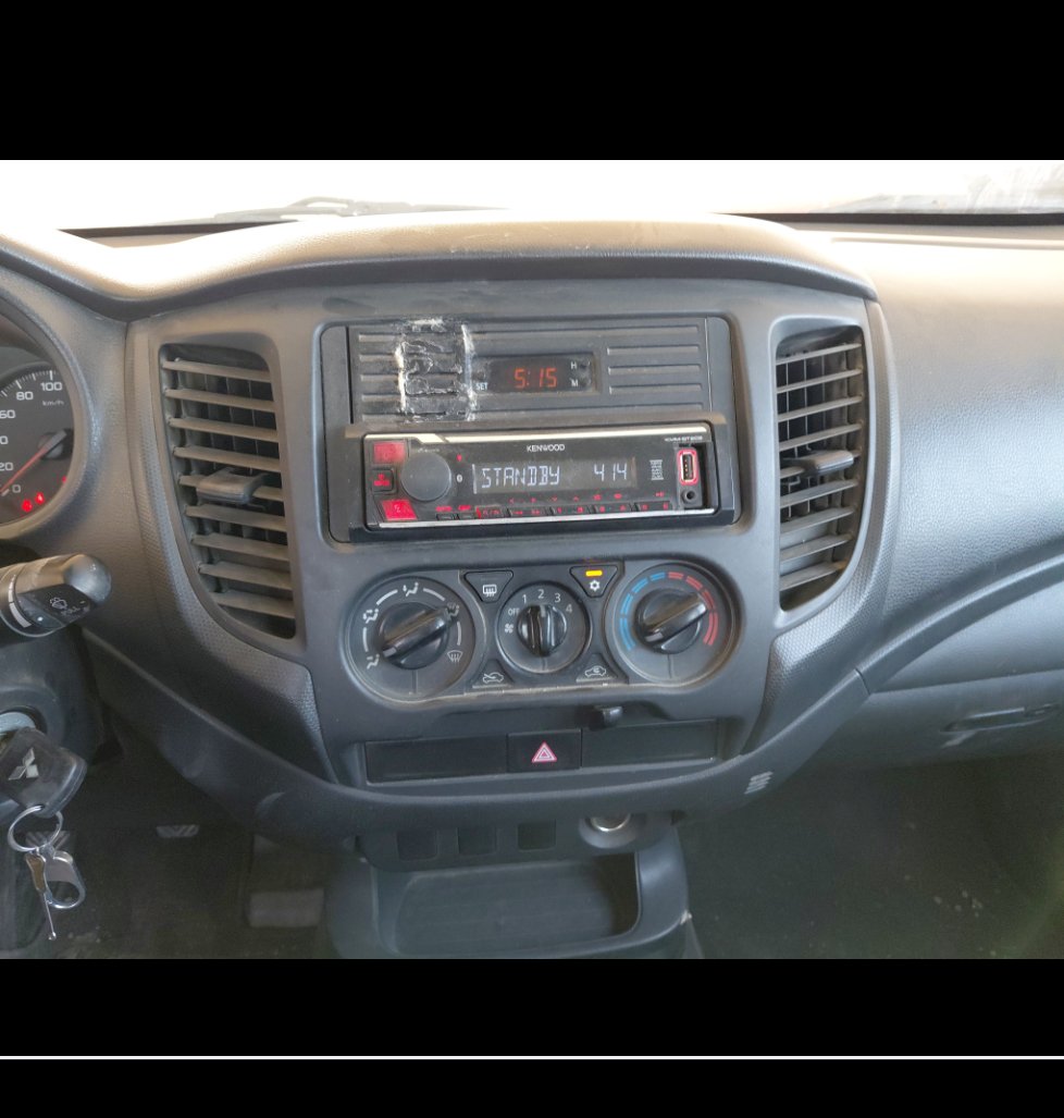 Mitsubishi L200  2022 image