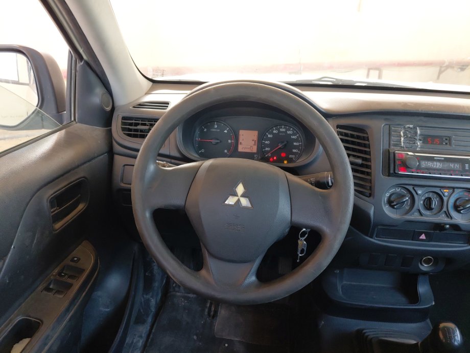 Mitsubishi L200  2022 image