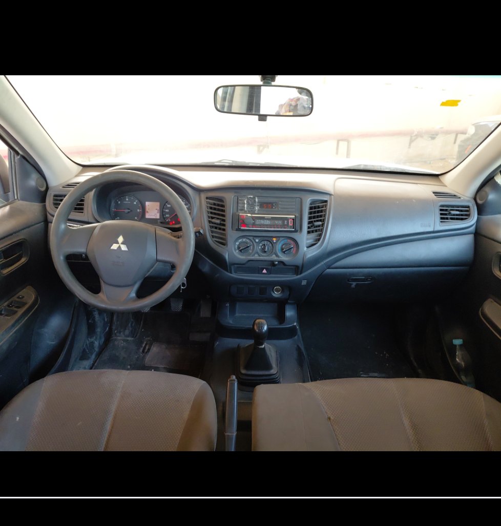 Mitsubishi L200  2022 image