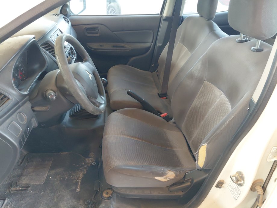 Mitsubishi L200  2022 image