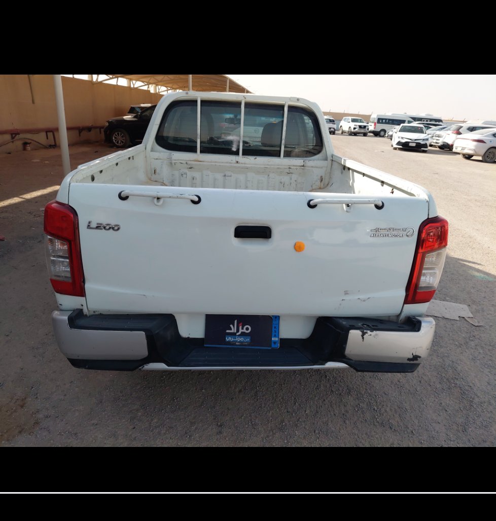 Mitsubishi L200  2022 image