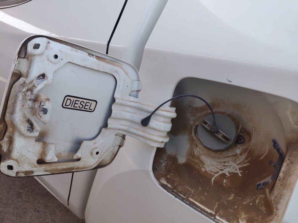 Mitsubishi L200  2023 image