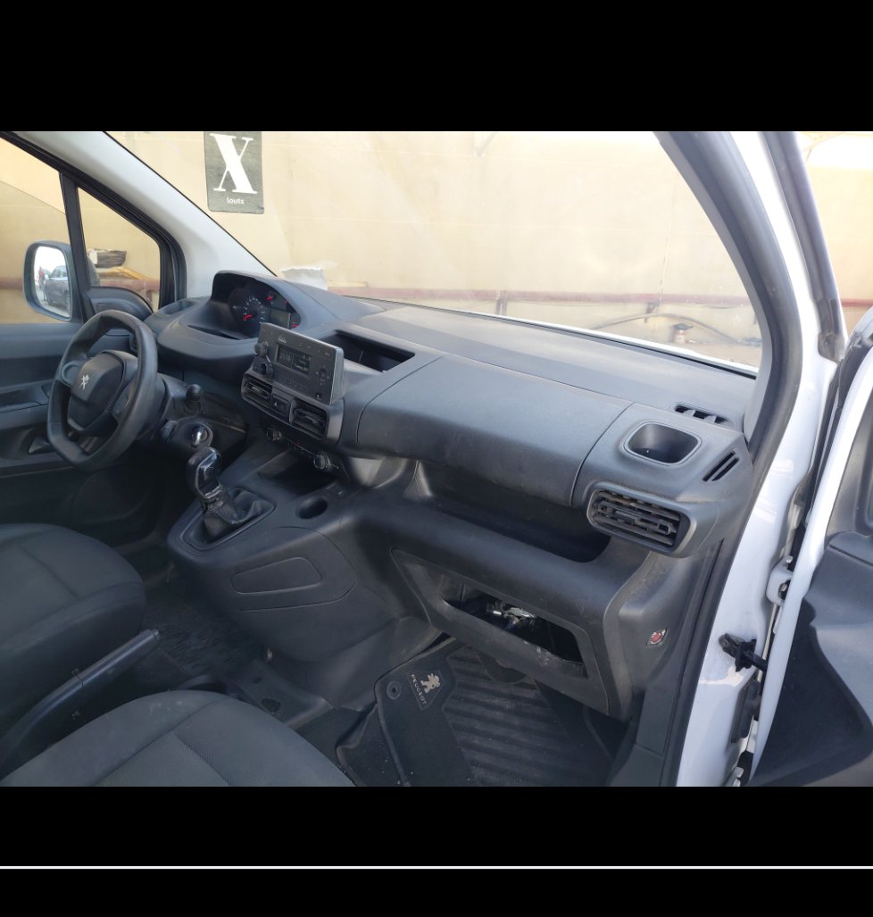 Peugeot  Partner  2023 image