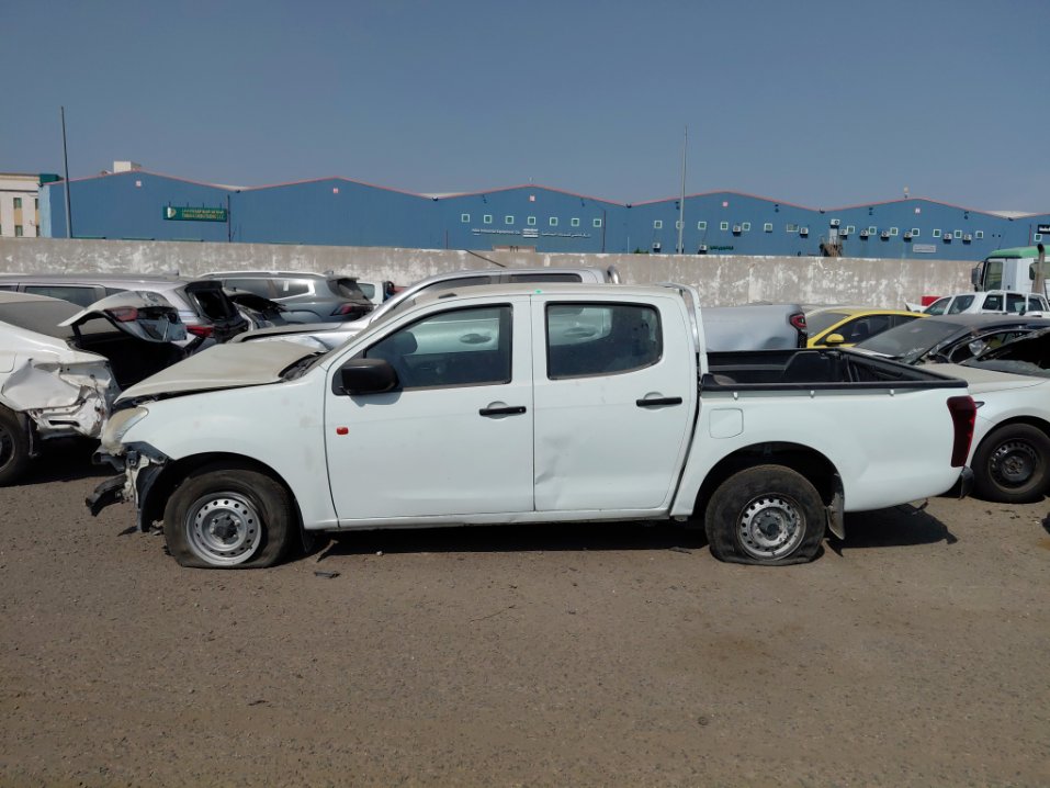ايسوزو ديماكس  2013 image
