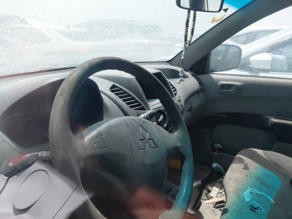 ميتسوبيشي L200  2015 image
