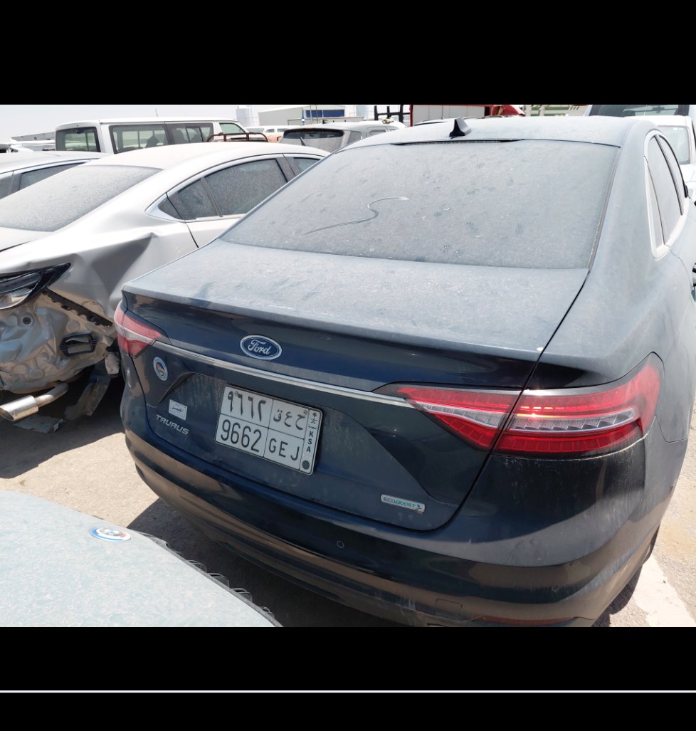 Ford Taurus  2022 image