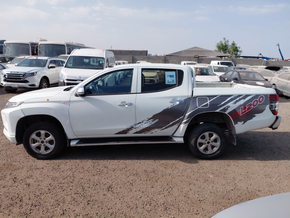 ميتسوبيشي L200 4X4- 2022 image