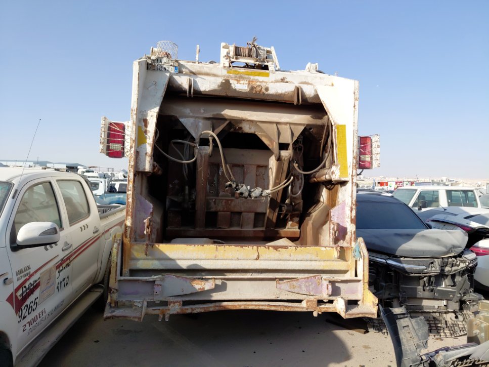 ايسوزو أخرى  2013 image