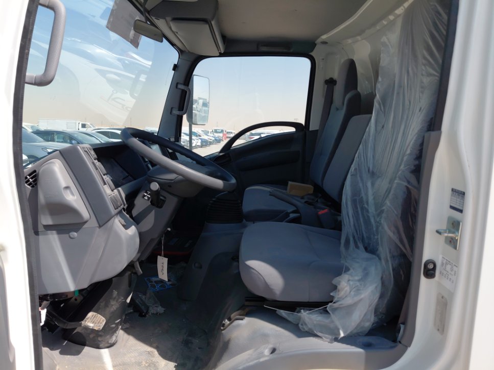 Isuzu Reward NP مبردة 4.95  طن 2024 image