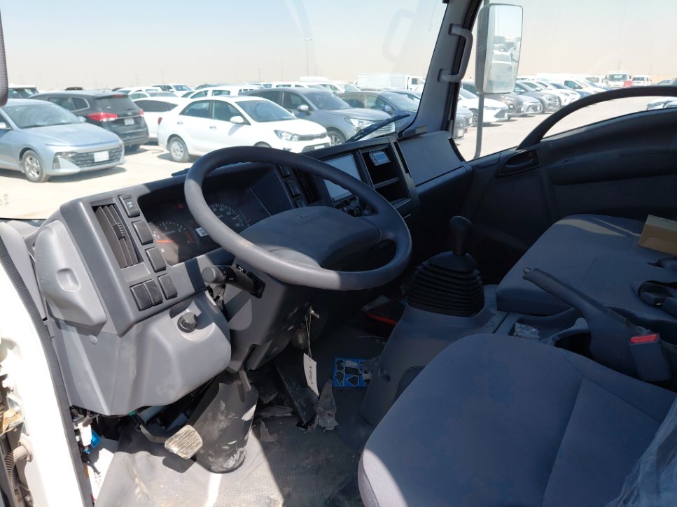 Isuzu Reward NP مبردة 4.95  طن 2024 image