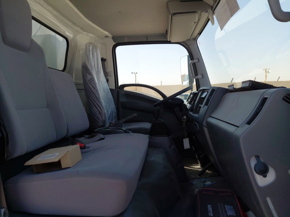 Isuzu Reward NP مبردة 4.95  طن 2024 image