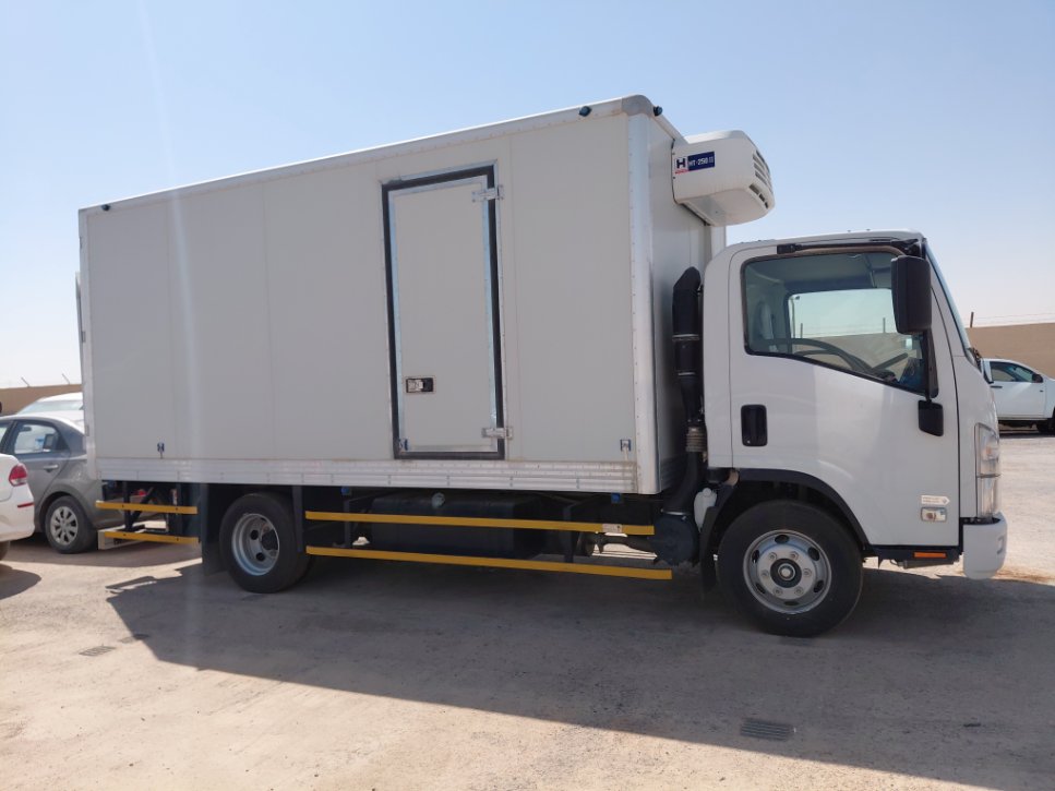 Isuzu Reward NP مبردة 4.95  طن 2024 image