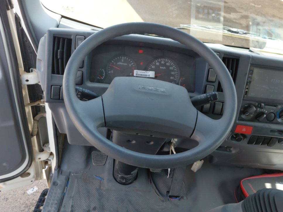 Isuzu Reward NP مبردة 4.95  طن 2024 image