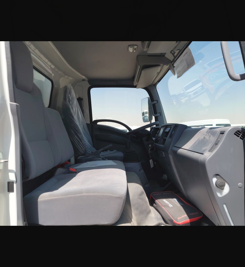 Isuzu Reward NP مبردة 4.95  طن 2024 image