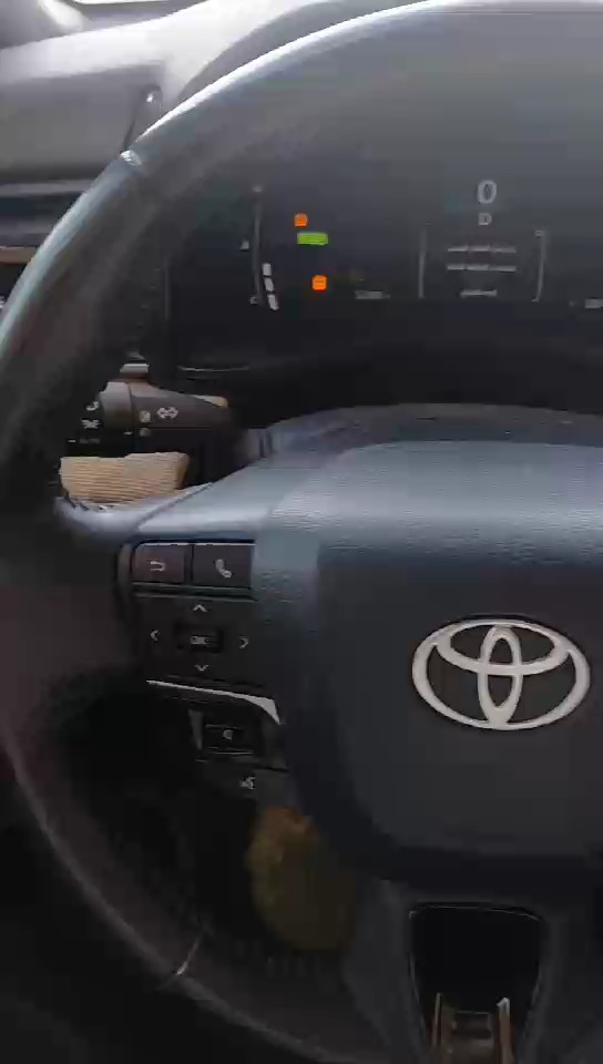 Toyota Camry E PLUS HEV 2025 video