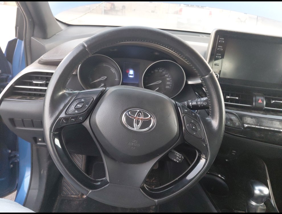 Toyota C-HR  DYNAMIC SPORTS UTILITY  2020 image