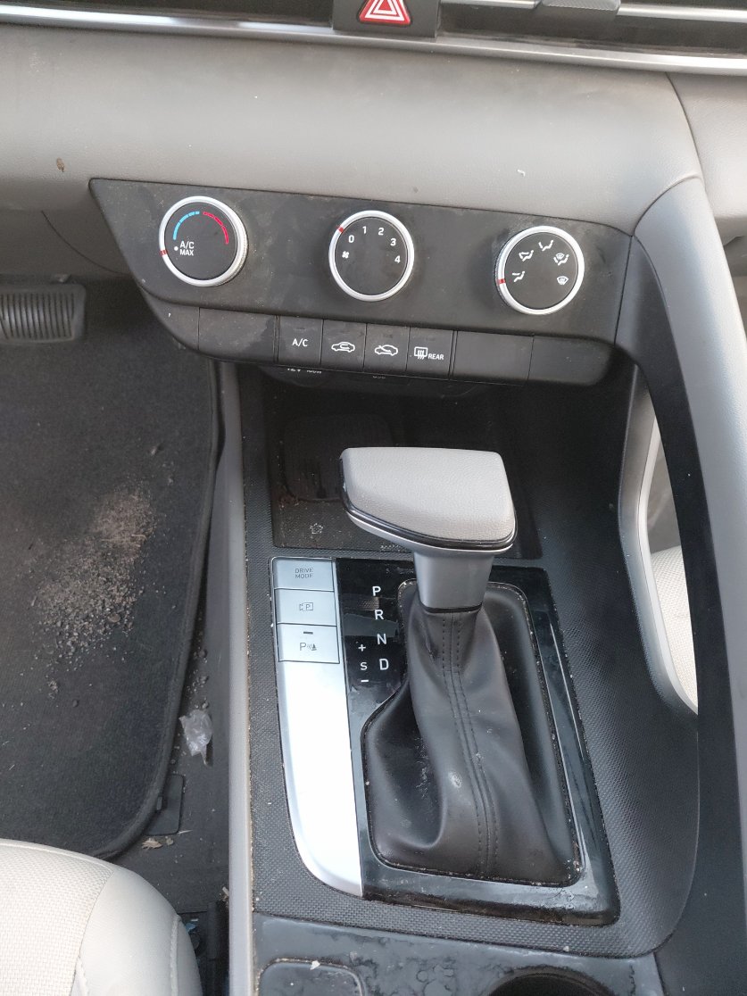 Hyundai Elantra SMART 2024 image