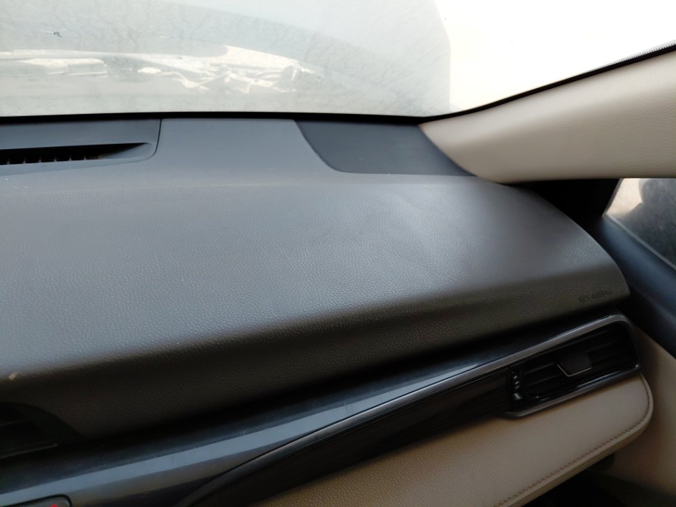 Toyota Camry LE HEV 2019 image