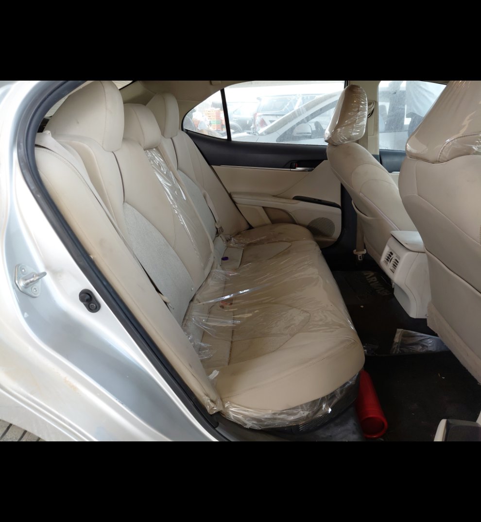 Toyota Camry LE HEV 2019 image