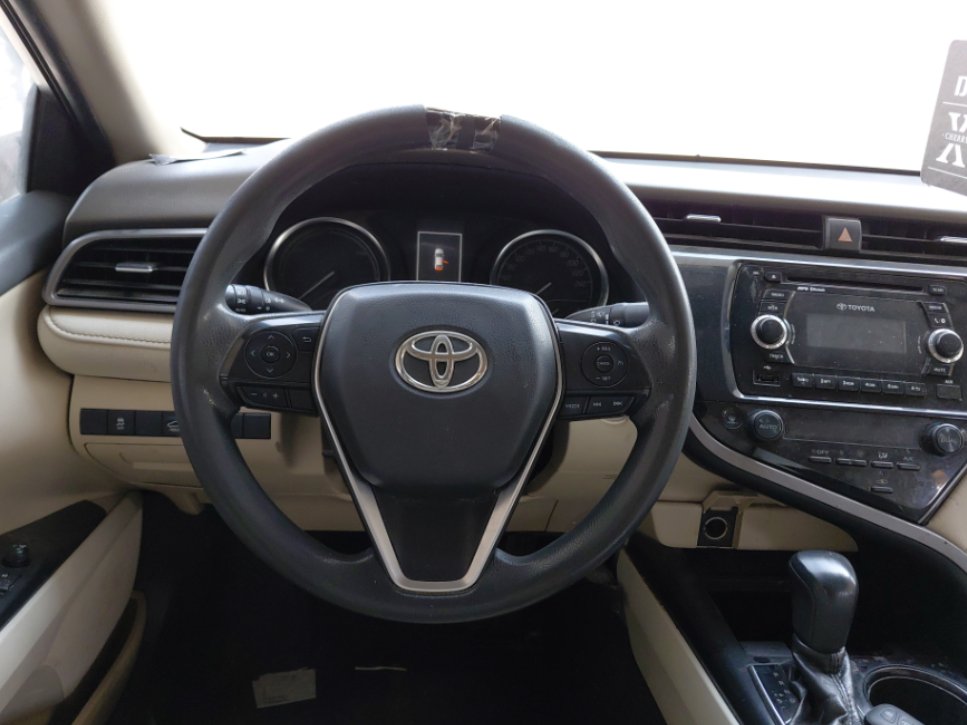 Toyota Camry LE HEV 2019 image