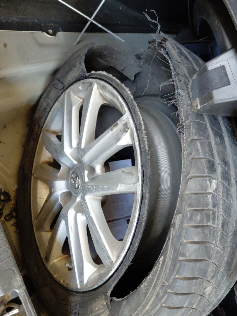 Toyota Camry LE HEV 2019 image