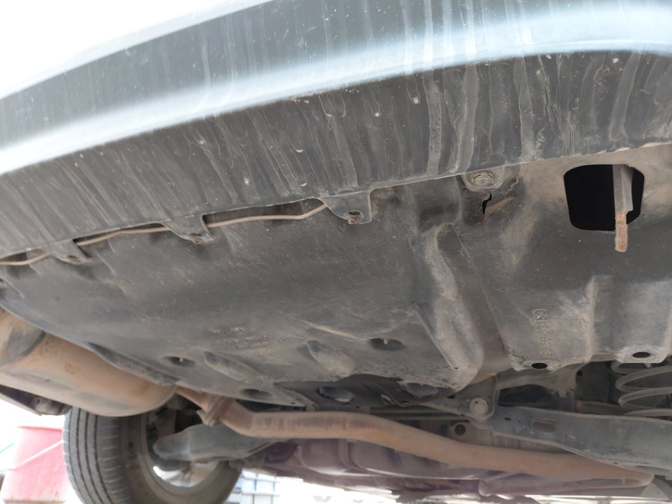 Toyota Camry LE HEV 2019 image