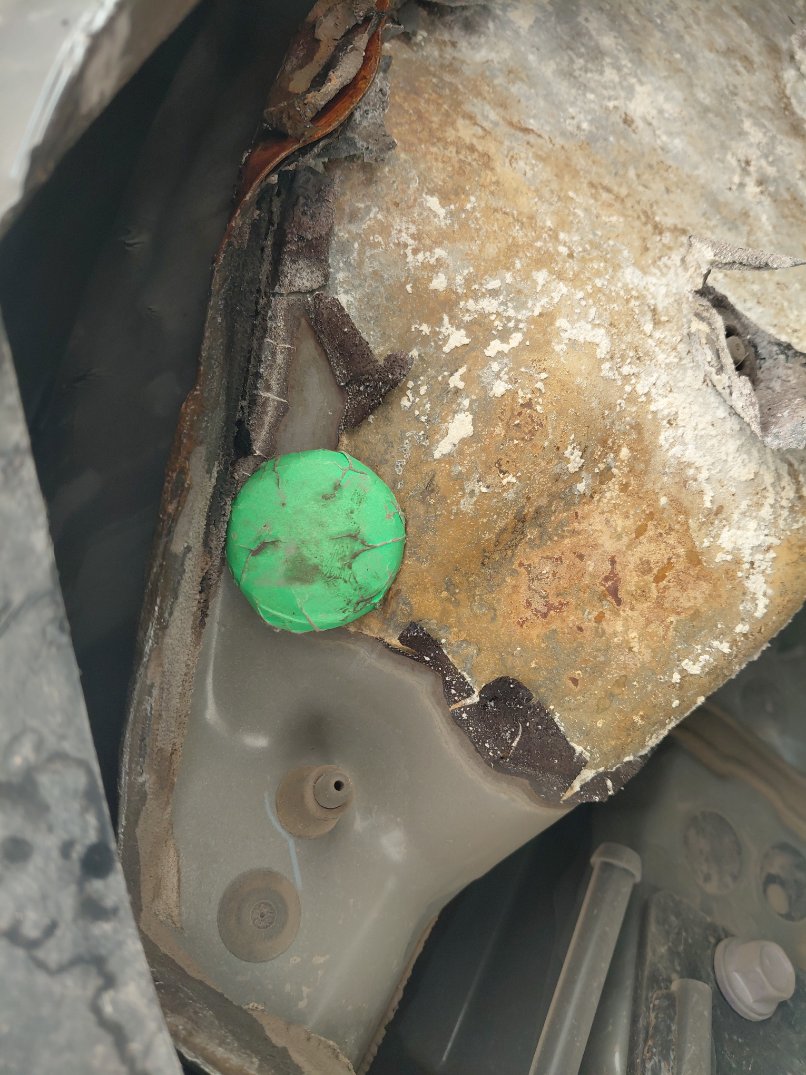 Toyota Camry LE HEV 2019 image