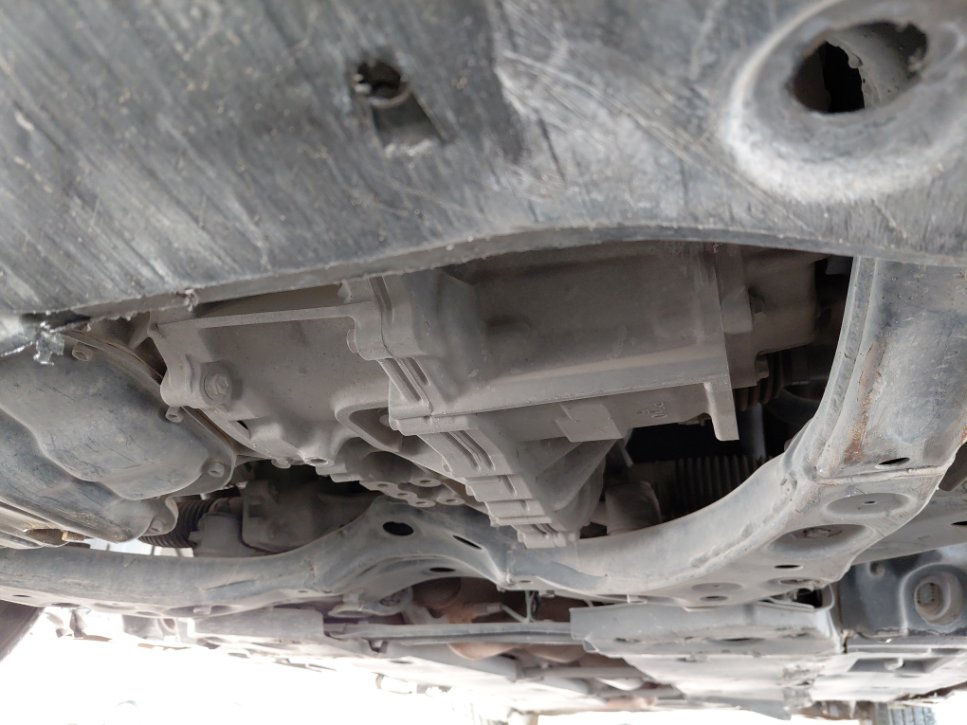 Toyota Camry LE HEV 2019 image