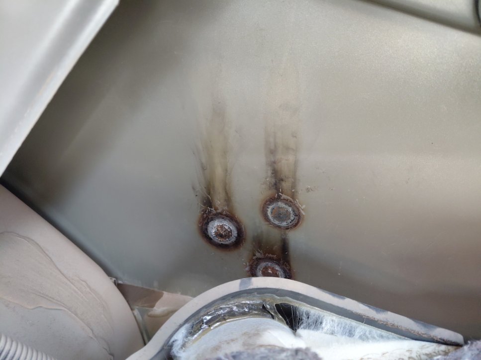 Toyota Camry LE HEV 2019 image