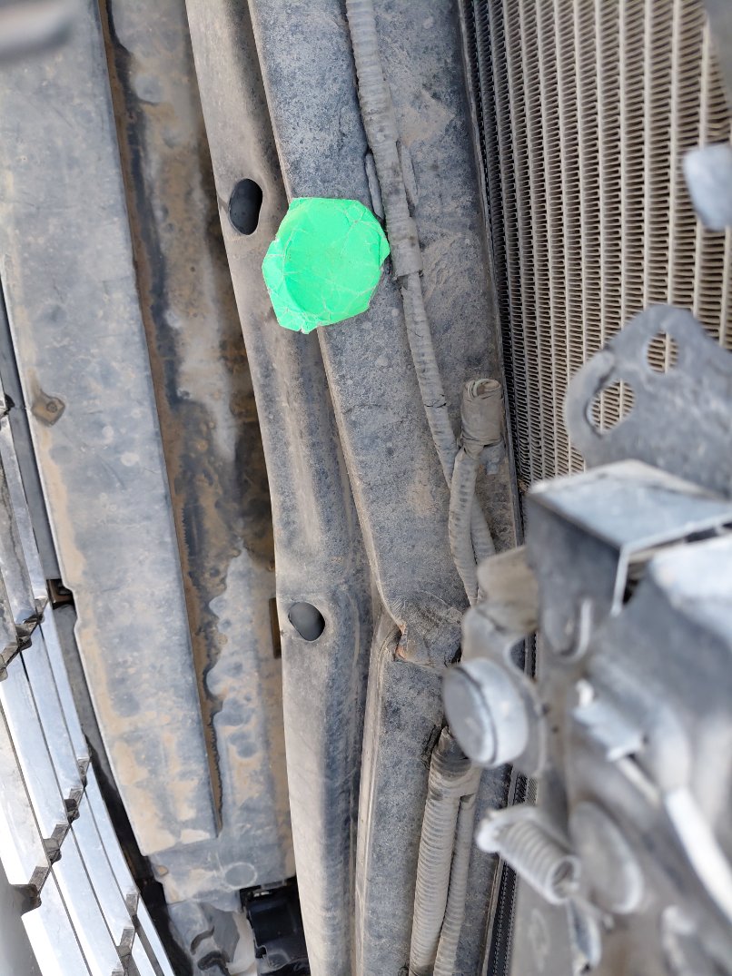 Toyota Camry LE HEV 2019 image