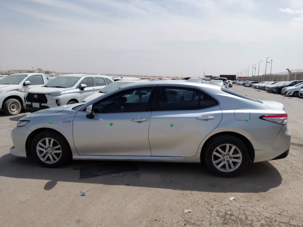 Toyota Camry LE HEV 2019 image