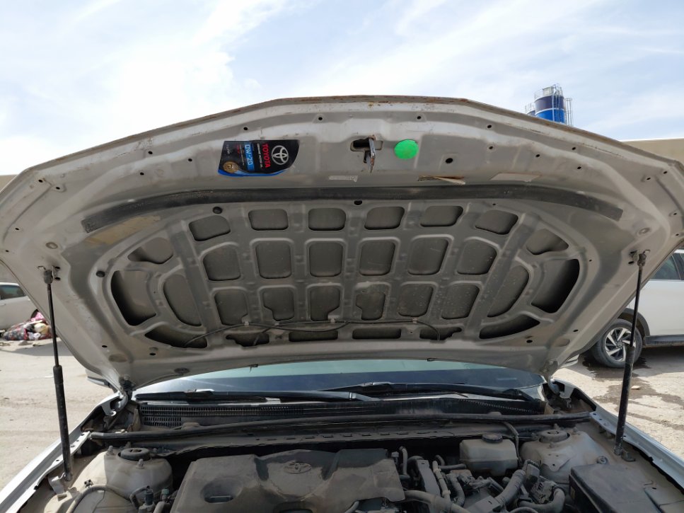 Toyota Camry LE HEV 2019 image