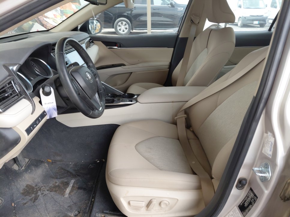 Toyota Camry GLE HEV 2020 image