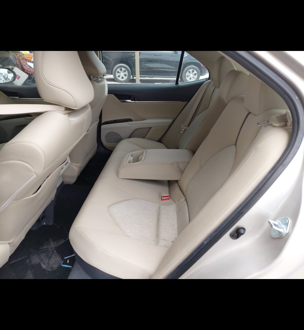 Toyota Camry GLE HEV 2020 image