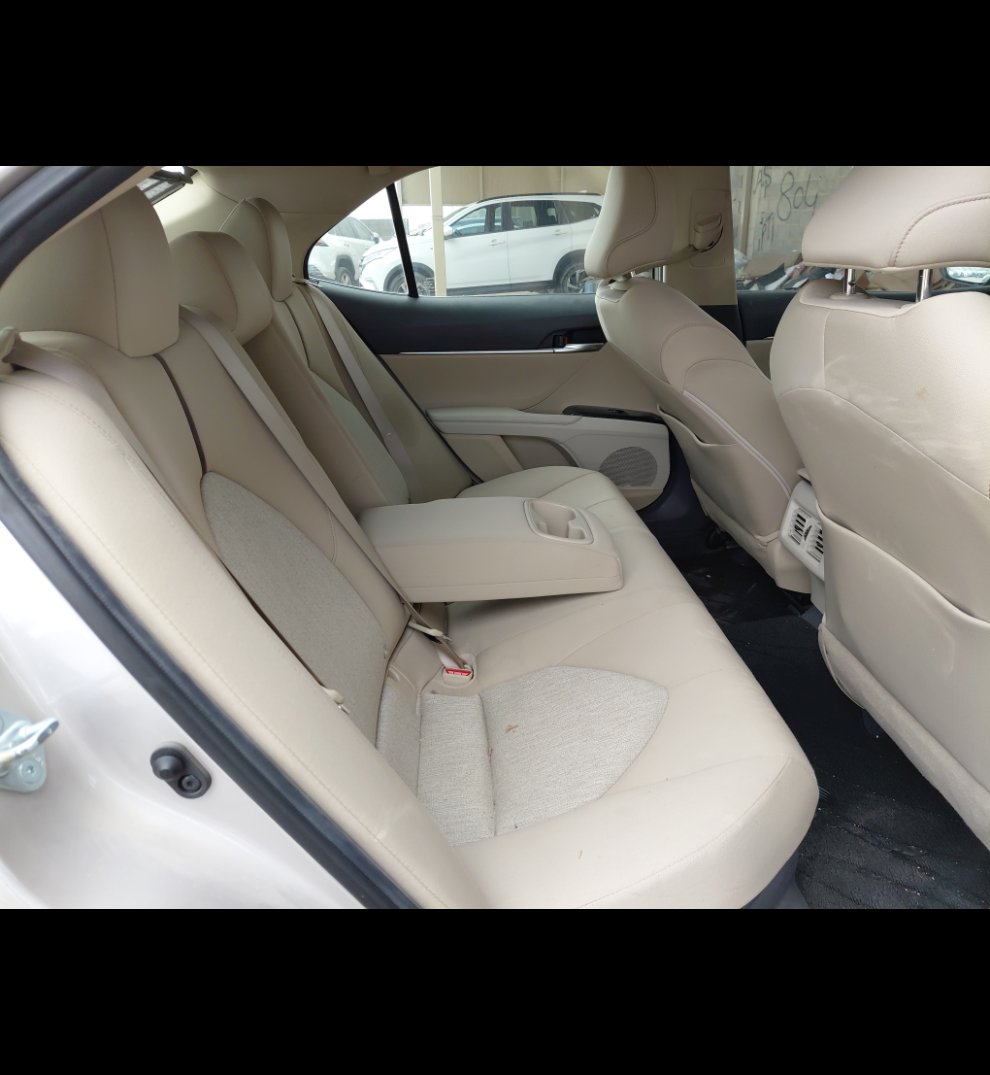 Toyota Camry GLE HEV 2020 image