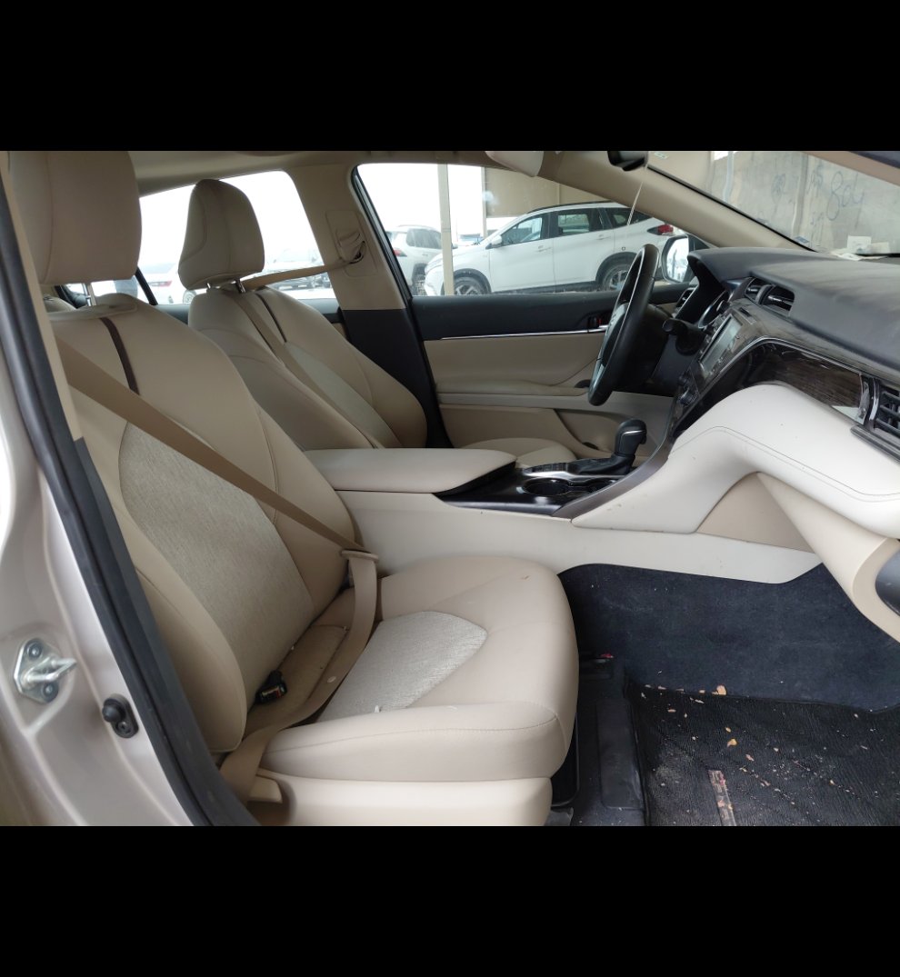 Toyota Camry GLE HEV 2020 image