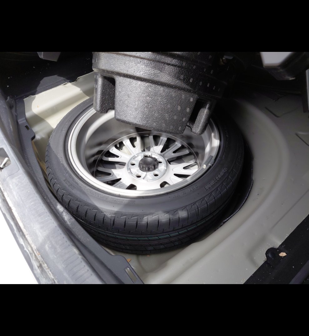 Toyota Camry GLE HEV 2020 image