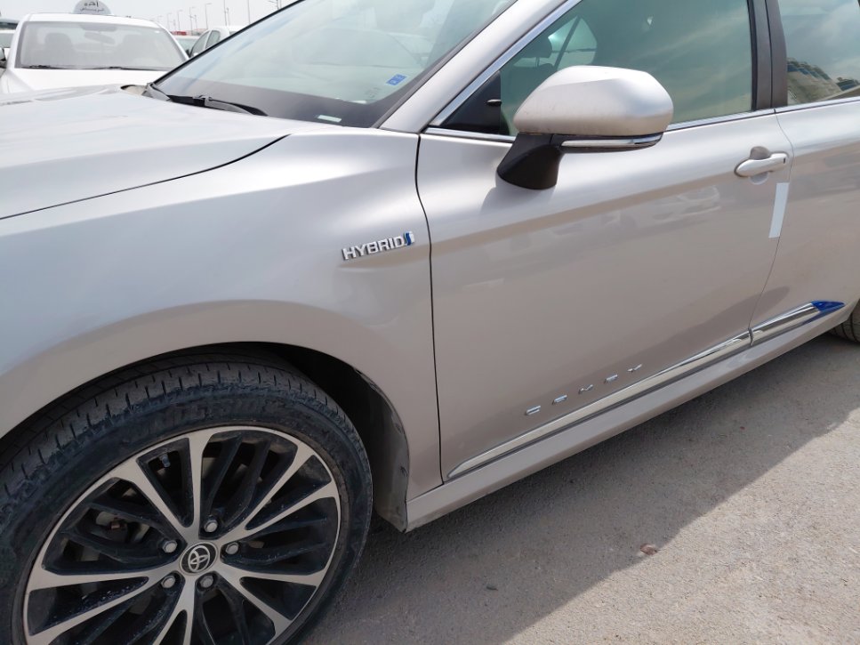 Toyota Camry GLE HEV 2020 image