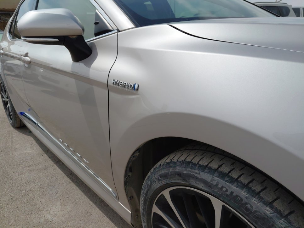 Toyota Camry GLE HEV 2020 image