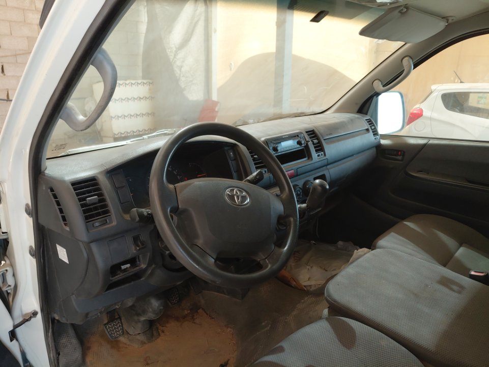 Toyota Hiace Van اساسي 2018 image
