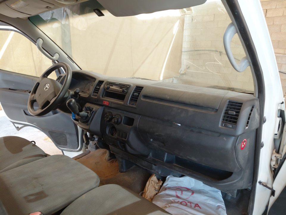 Toyota Hiace Van اساسي 2018 image