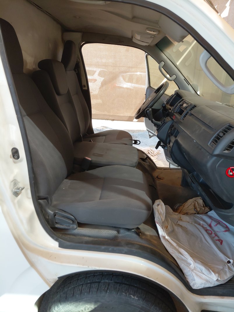 Toyota Hiace Van اساسي 2018 image