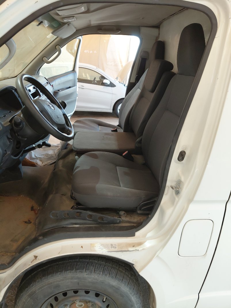 Toyota Hiace Van اساسي 2018 image