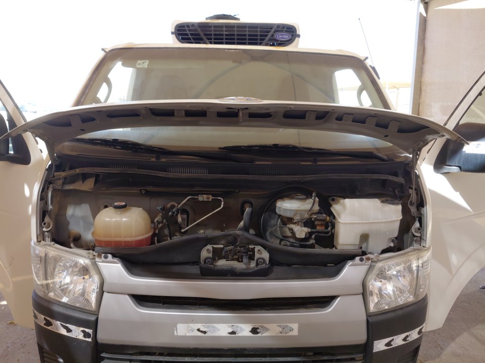 Toyota Hiace Van اساسي 2018 image